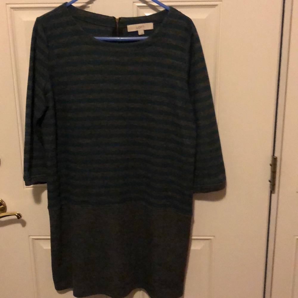 LOFT Poly/rayon 3/4 green/grey striped tunic.